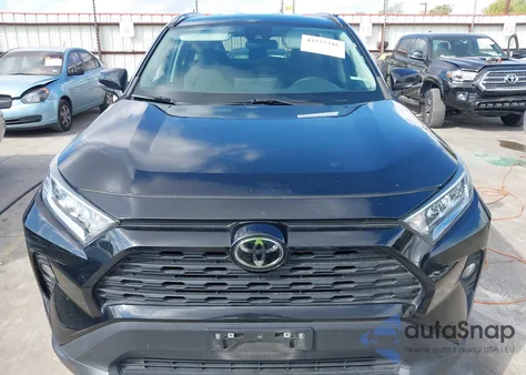2021 Toyota Rav4 Xle z USA, uszkodzony, nr VIN 2T3W1RFV1MW164499